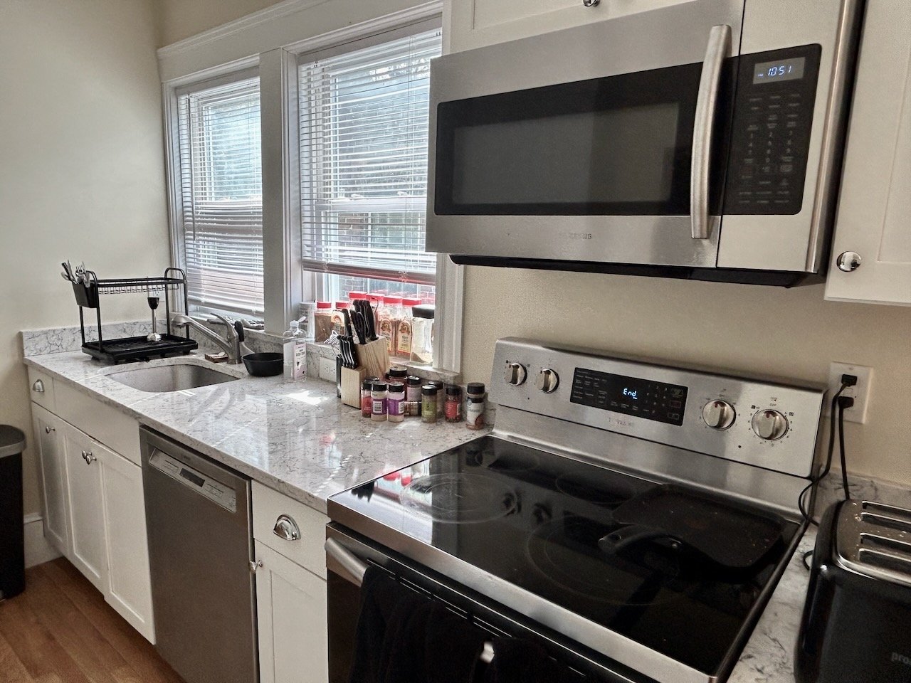 Sunny 4 Bed 2 Bath in the Heart of Brookline - Heat and Hot Water Included - 9.1