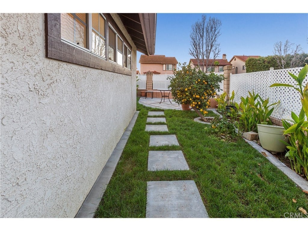 27695 Agate Canyon Dr