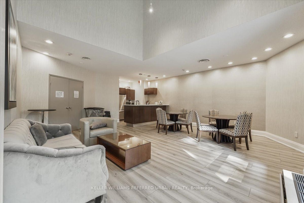 FAMILY LIVING PENTHOUSE