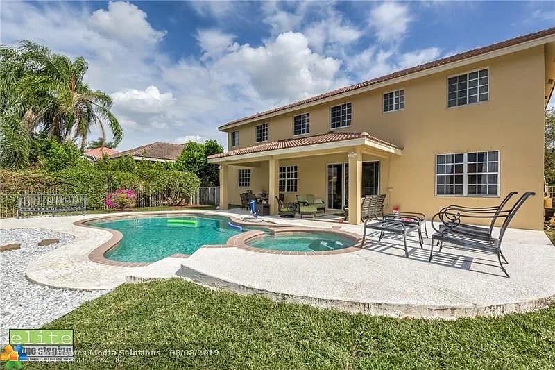 1612 Blue Jay Cir