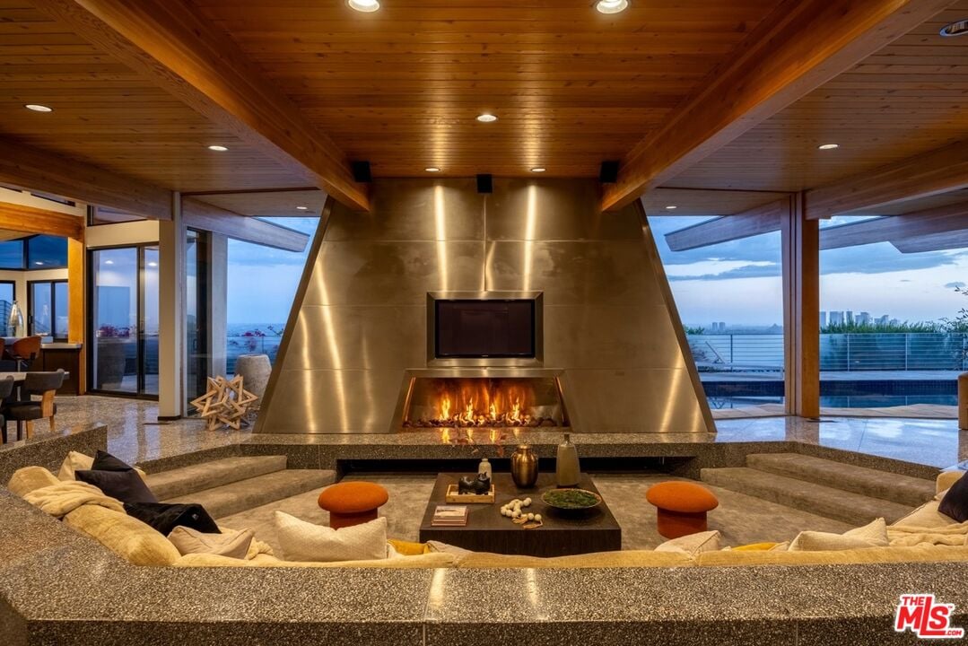 Orion Crest, Devlin Dr, 90069