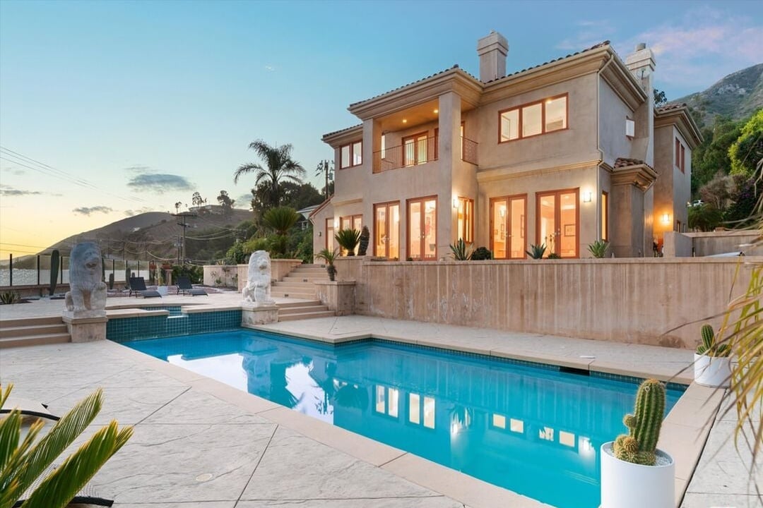 Puesta Del Sol St, 90265