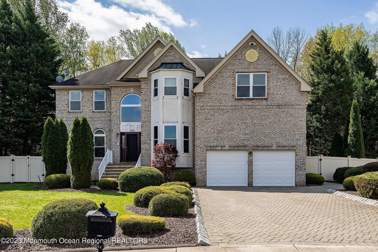328 Autumn Hill Dr