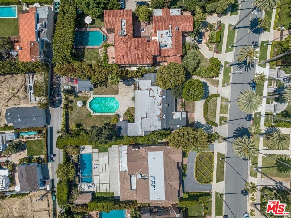 723 Foothill Rd