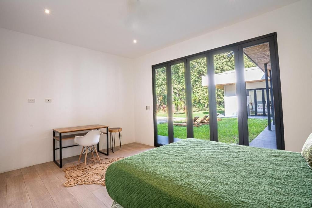 Casa Vista Verde | Contemporary 3-Bed Luxury Home with Pool in Exclusive Catalina Cove