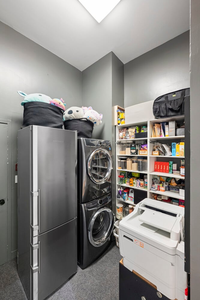 247 West 12th Street Unit: 1D