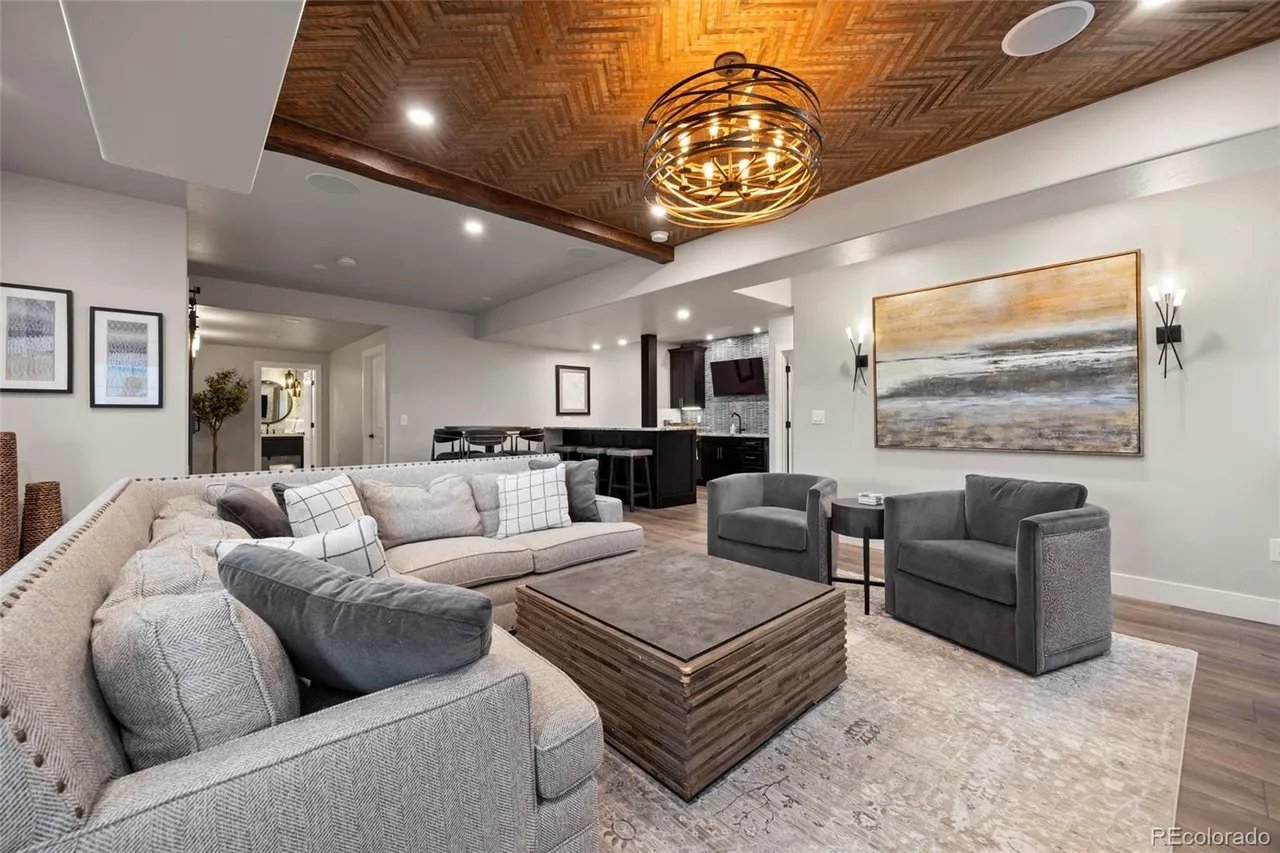 10601 Montecito Dr