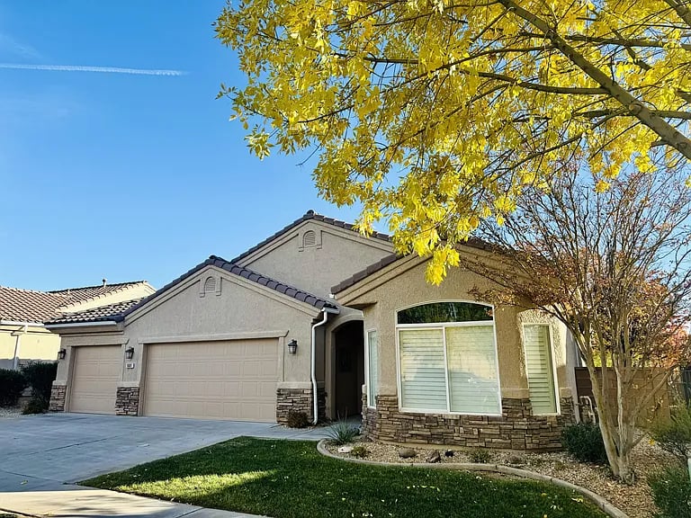1601 W Sun Kissed Dr