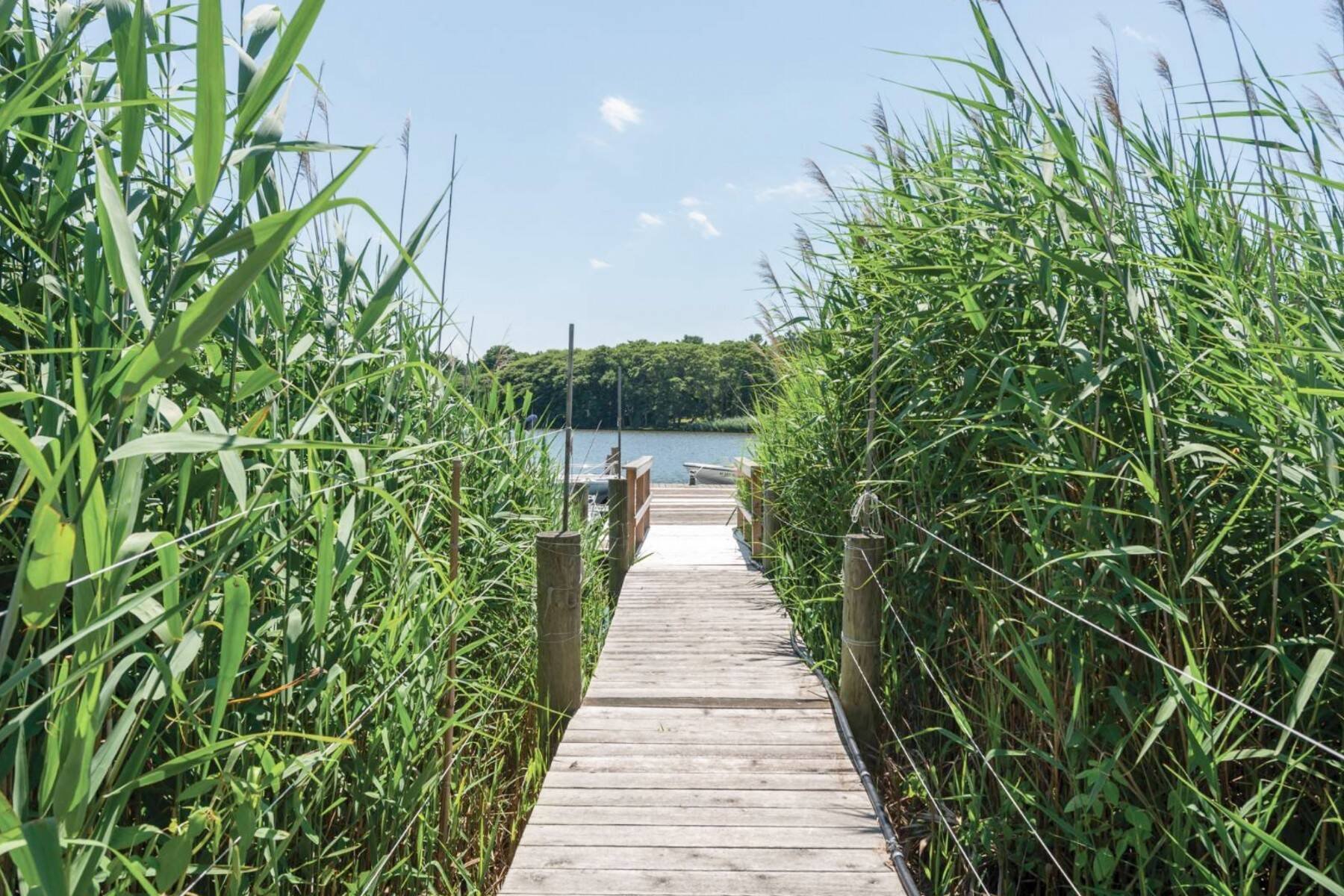 4 Reed Pond Court