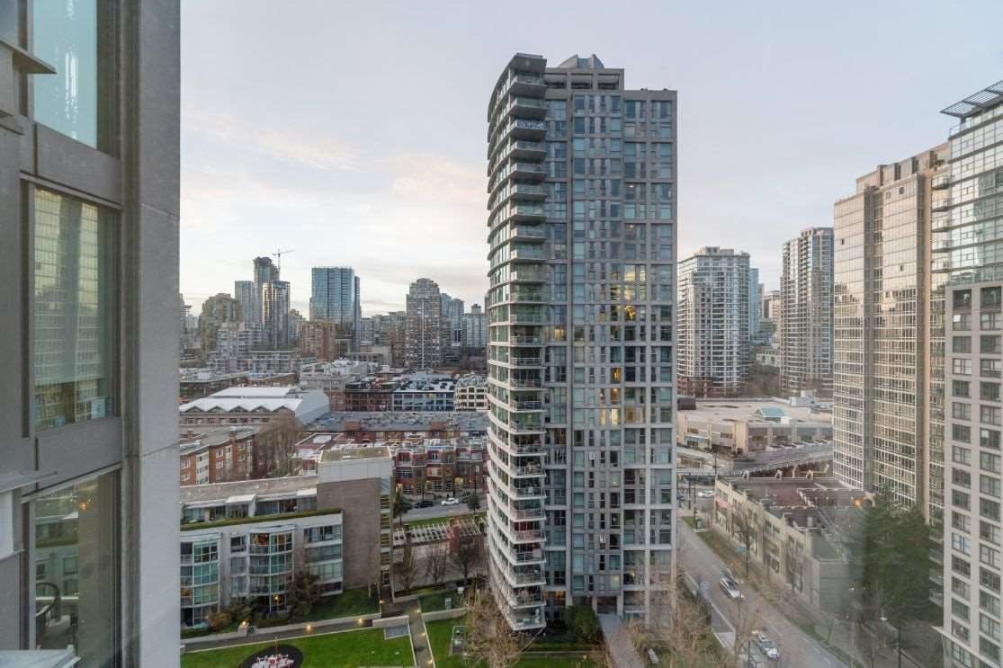 1009 Expo Blvd, #2009