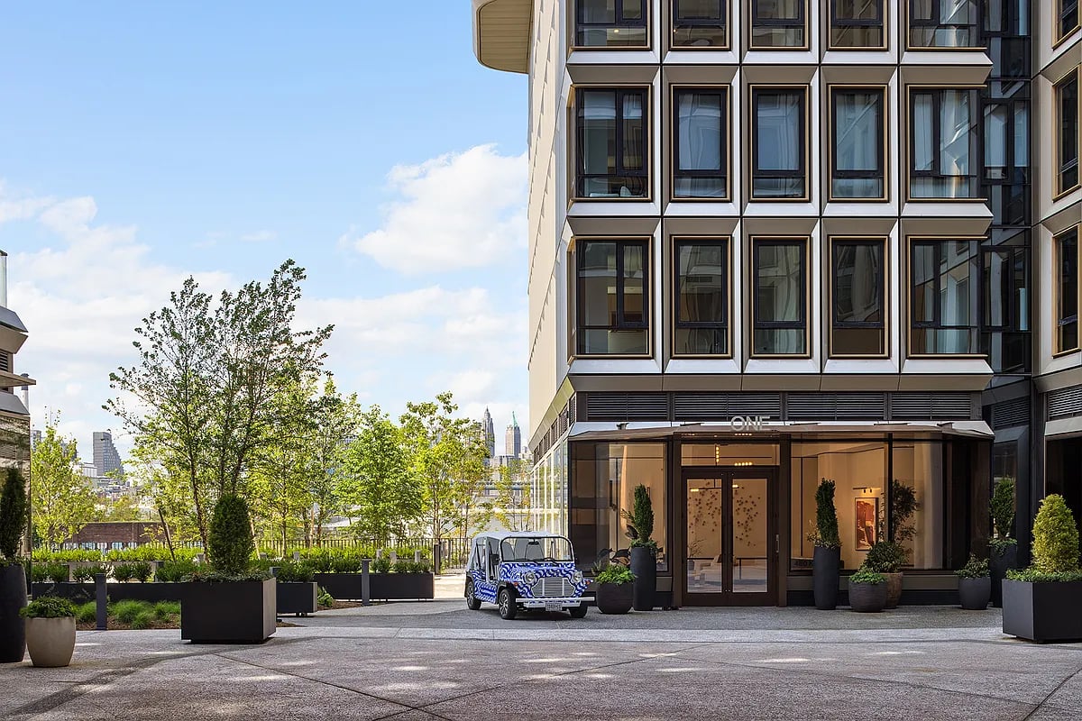 480 Kent Ave, #16C