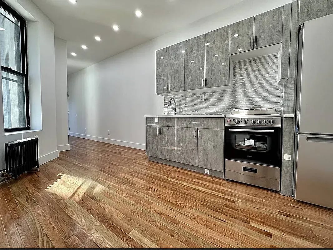 666 Park Place 2R