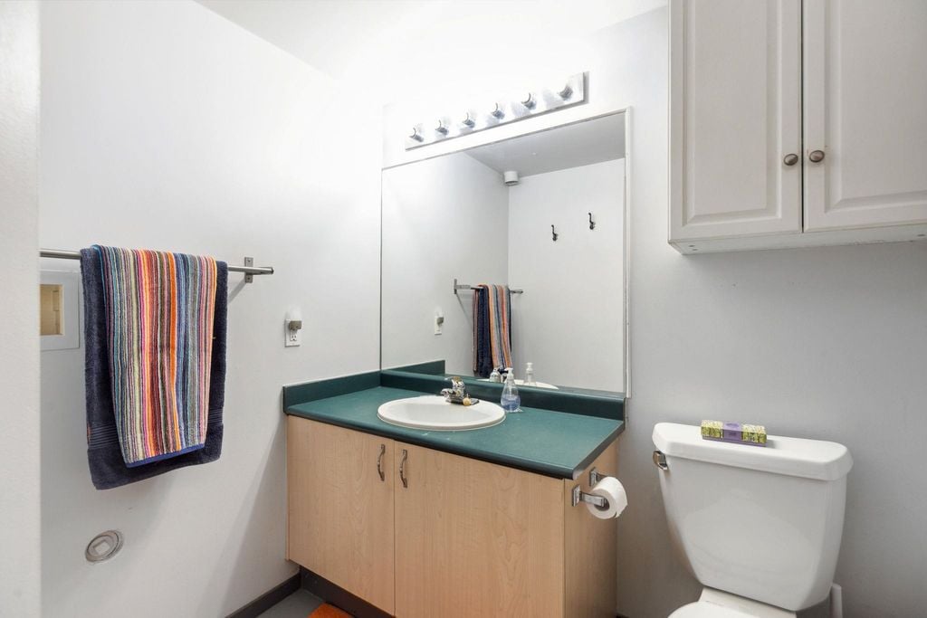 2556 E Hastings St, #314