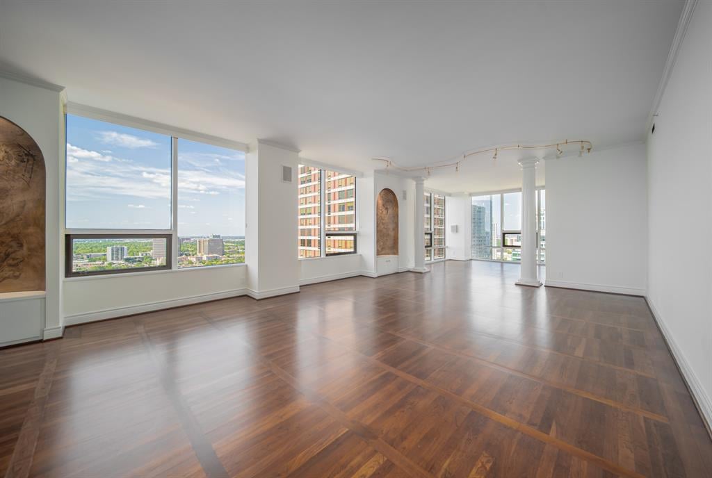 5110 San Felipe St, #302