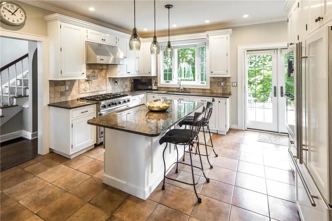 82 Brookfield Rd