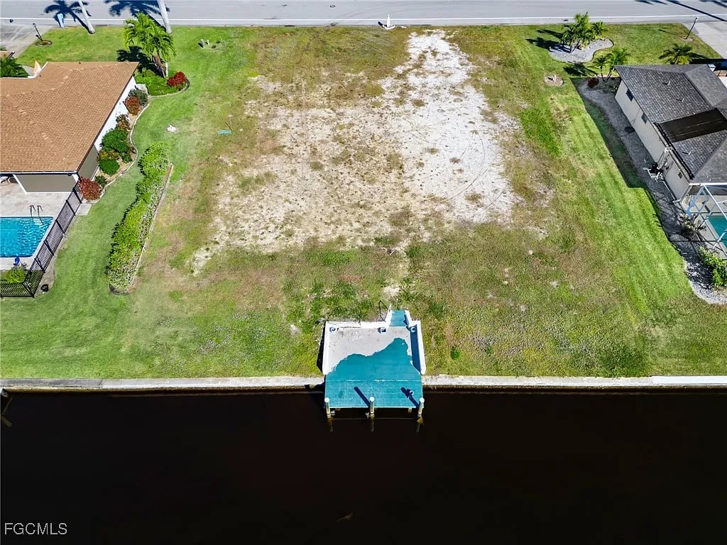 9821 Cypress Lake Dr