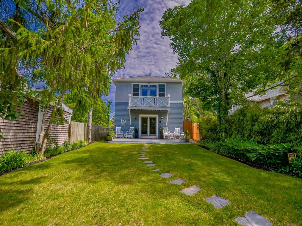 12 Pocasset Ave