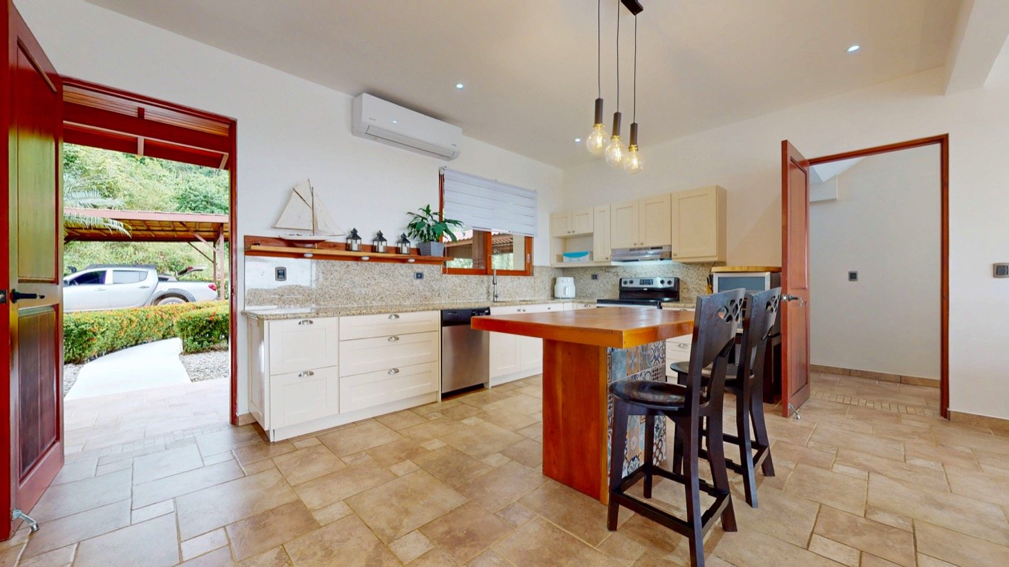 Ocean-View Luxury Home in Ojochal with Sunset Views and Retreat Potential