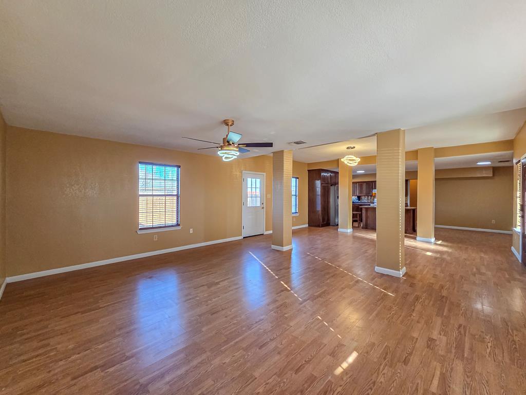 2101 Pershing Cir
