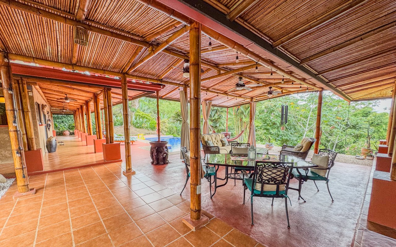 Tropical Getaway with Two Villas and Lush Gardens Near the Heart of Uvita