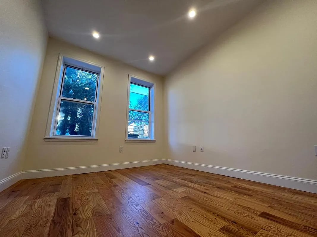 1487 East 34th Street #3A