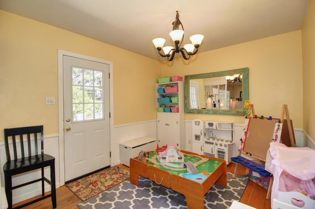 Just Listed! Updated Gorgeous South Land Park Beauty!