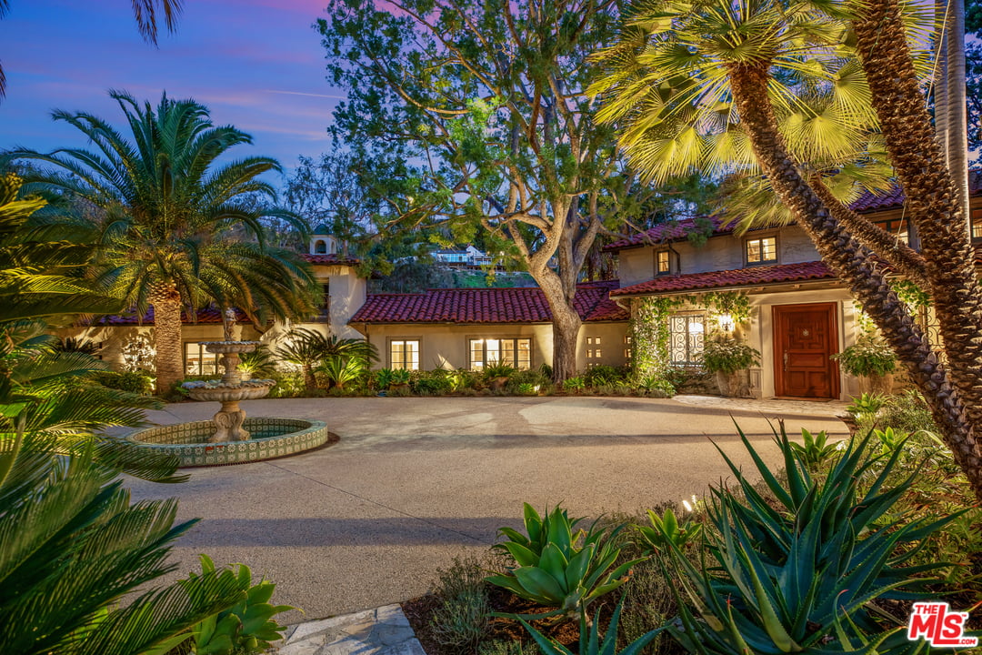 One of the largest flat properties in Bel Air