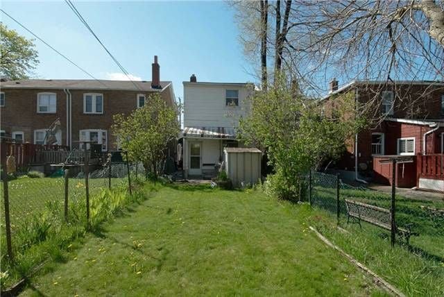 186 Queensdale Ave