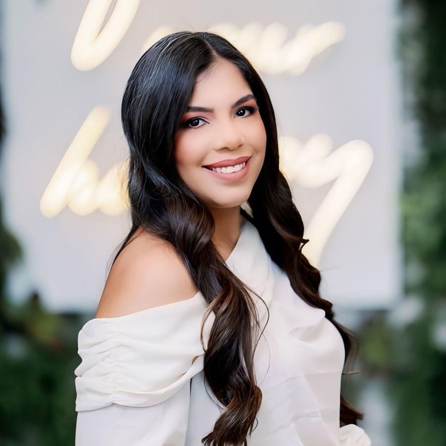 Angelica Bravo photo