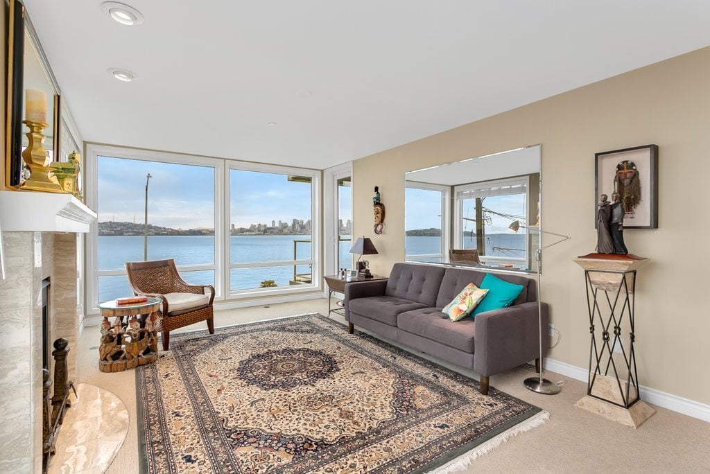 1005 Harbor Ave SW #300