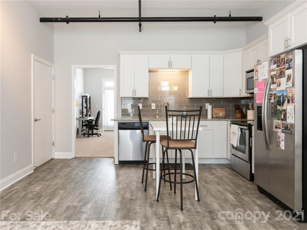 2421 Bonterra Blvd #405