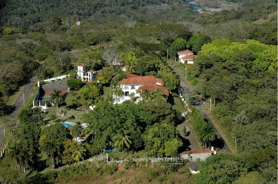 6229 - Equipped Boutique Hotel, Private Mansion or Country Club