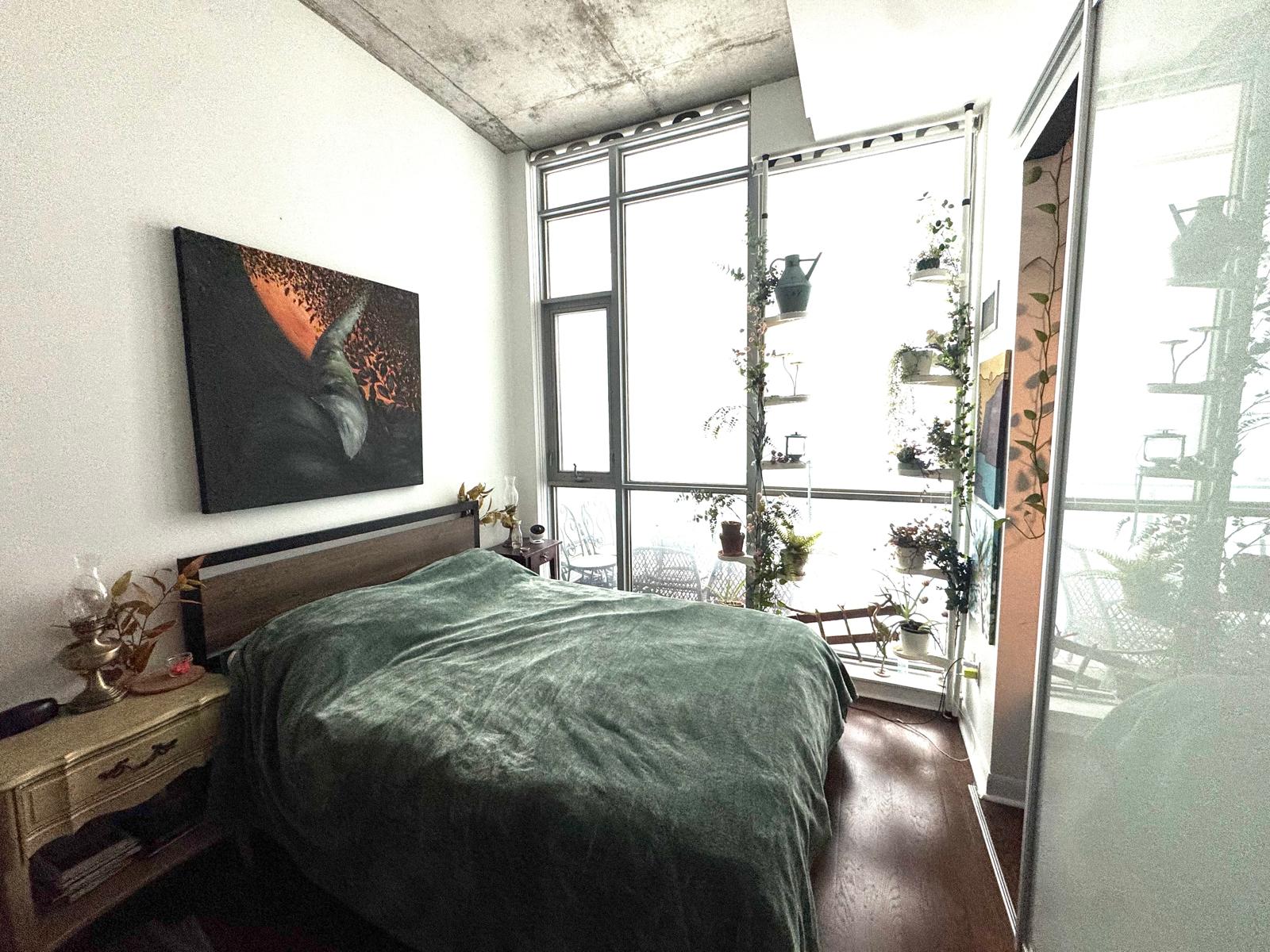 375 King Street W Unit:1605