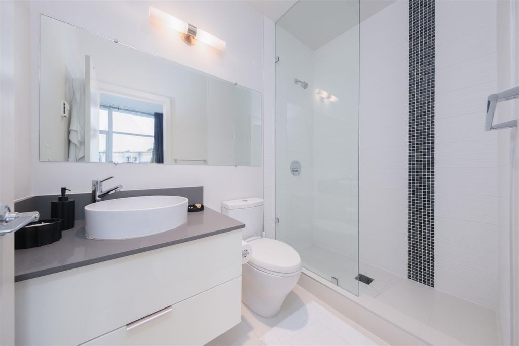 2788 Prince Edward St, #1003