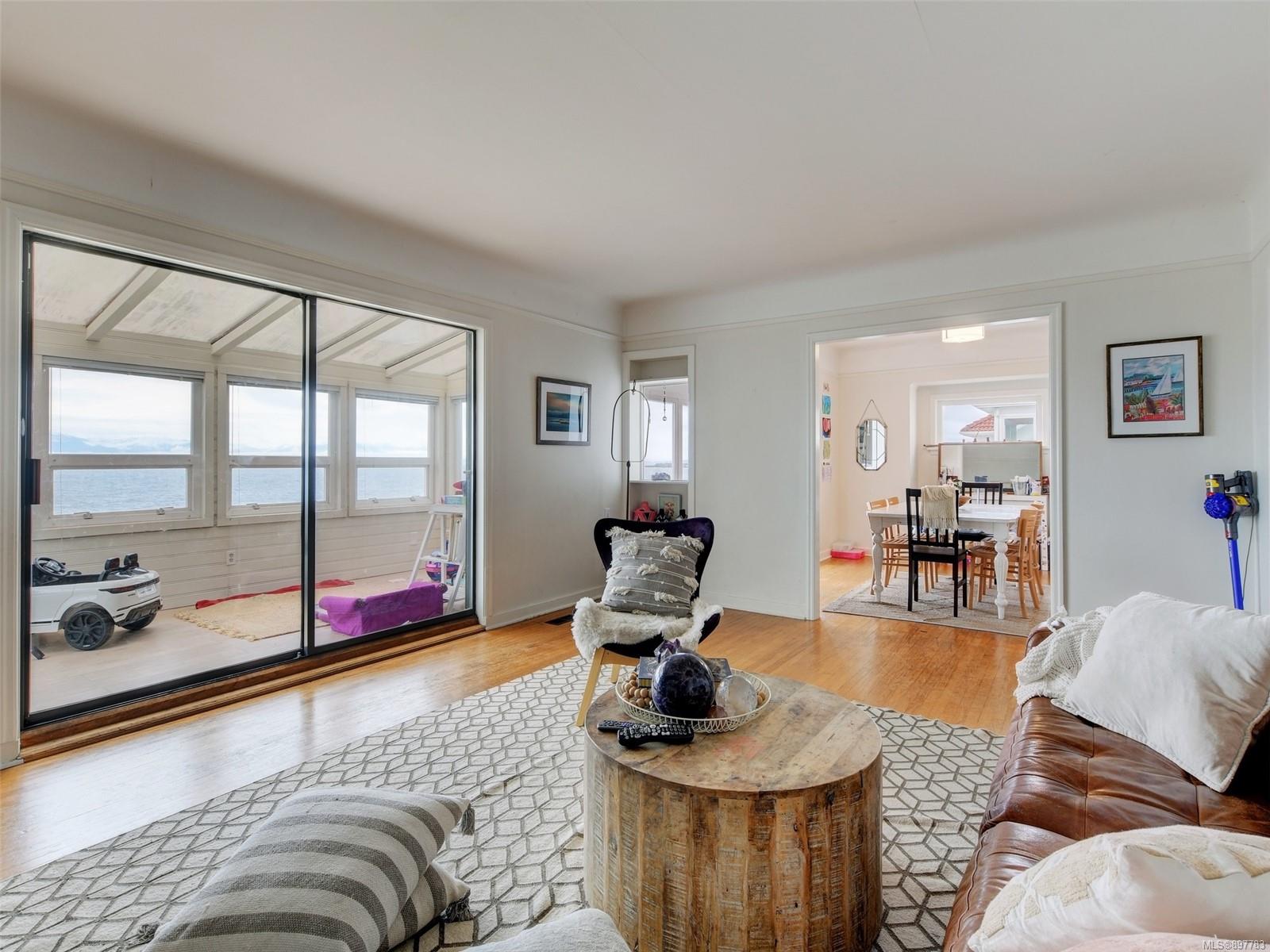 1613 Hollywood Pl