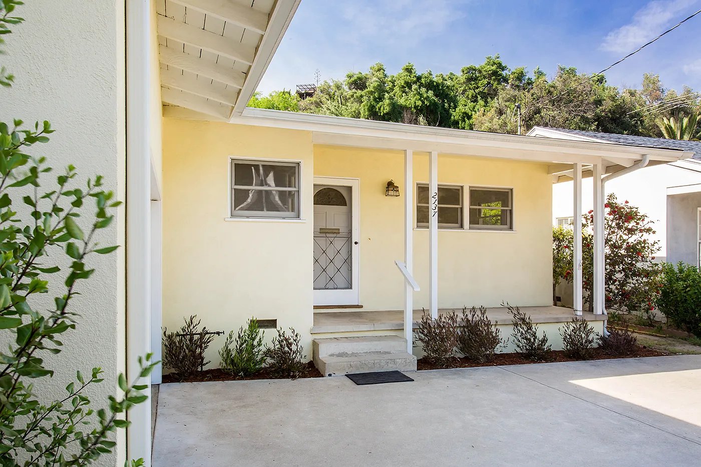 1950's Califonia Living in Prestigious Chevy Chase