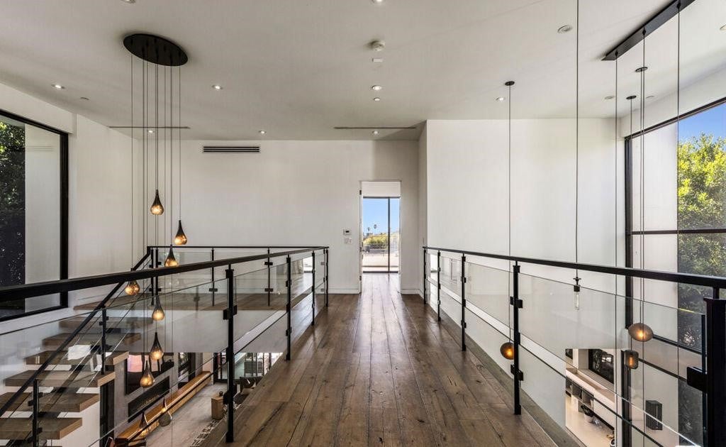 N Edinburgh Avenue, 90048