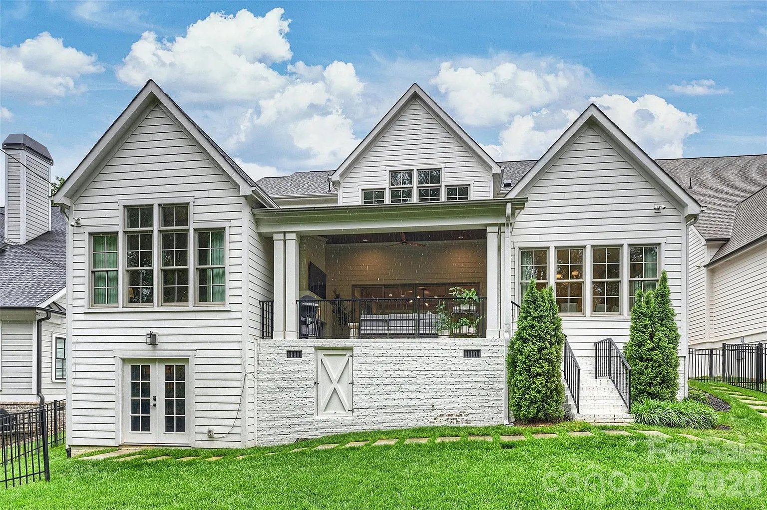 1525 Lynway Dr