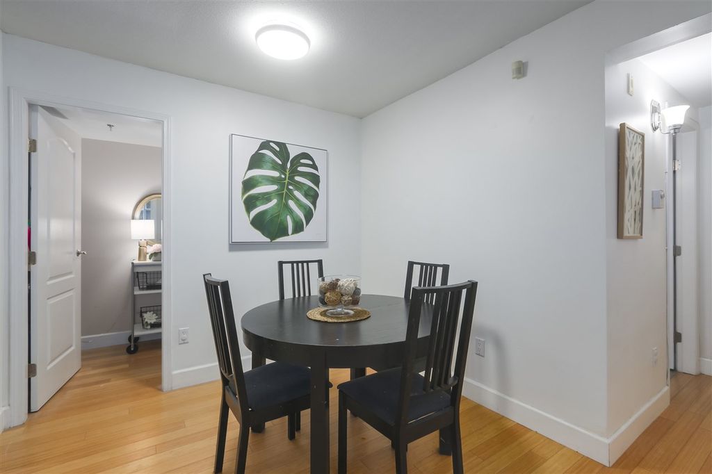 657 W 7th Ave, #103