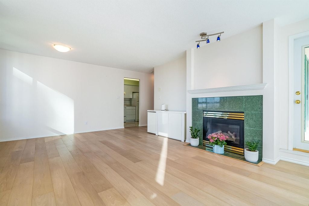 5833 Wilson Ave, #1005