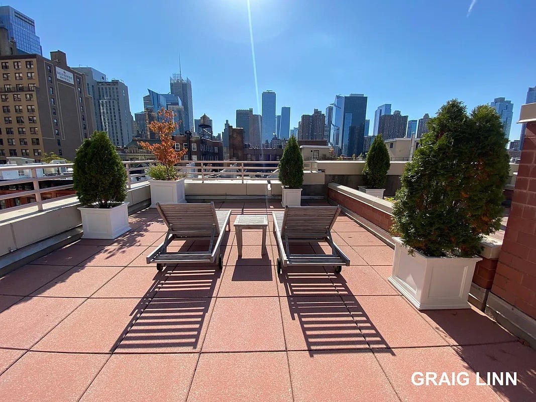 350 West 50th St #28D