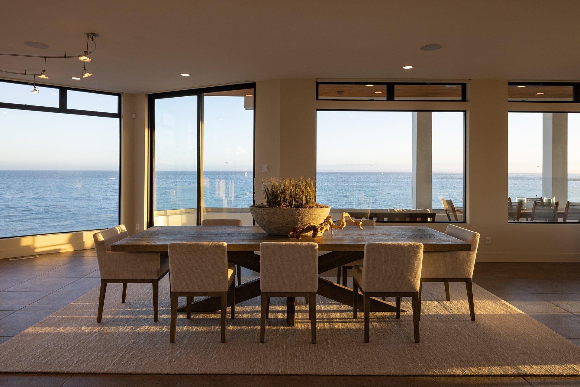 Contemporary Oceanfront Retreat