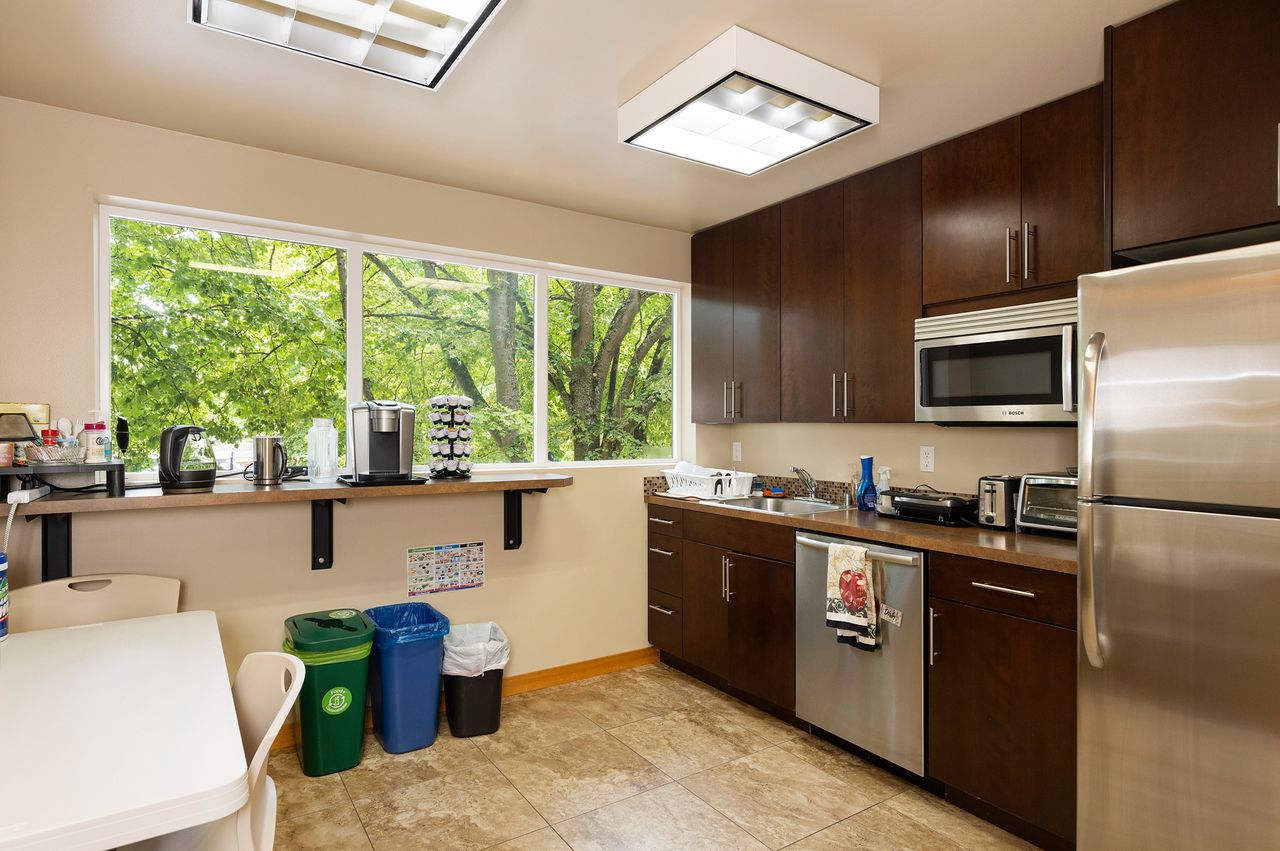 6075 California Ave SW | Office Sublease