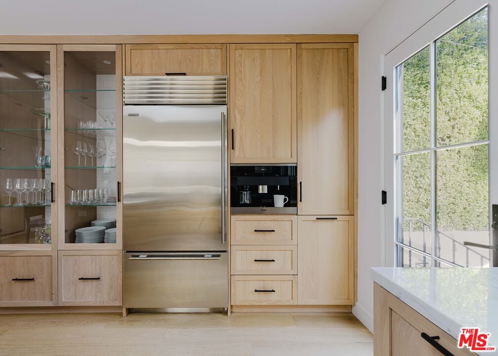 Solaris Pavilion, Westbourne Dr, 90048