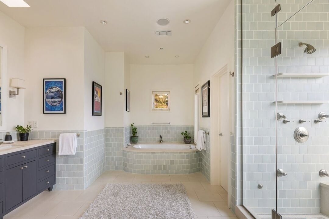 Aria Manor, Sunset Plaza Dr, 90069