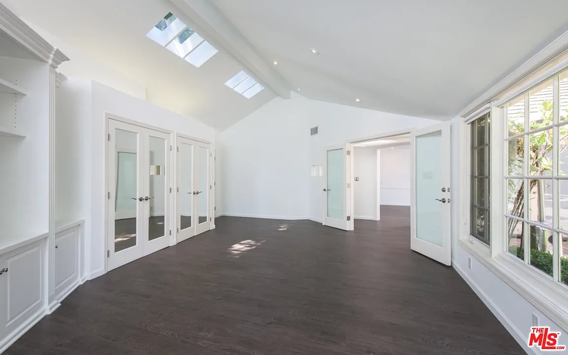 1142 San Ysidro Dr