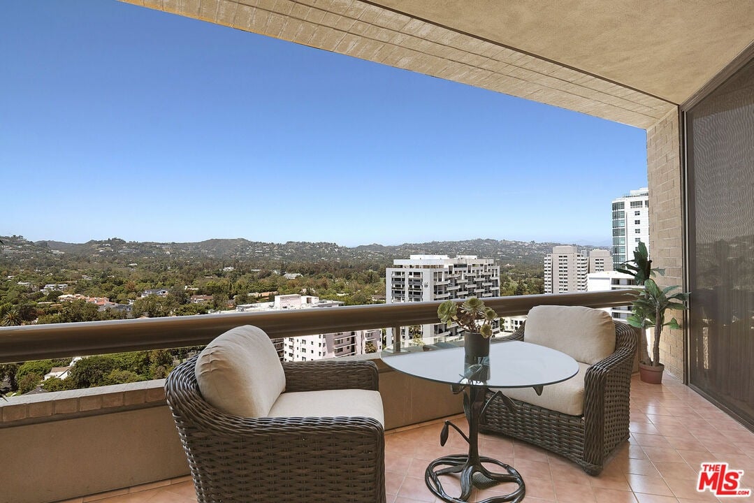 10430 Wilshire Blvd. Unit 1703