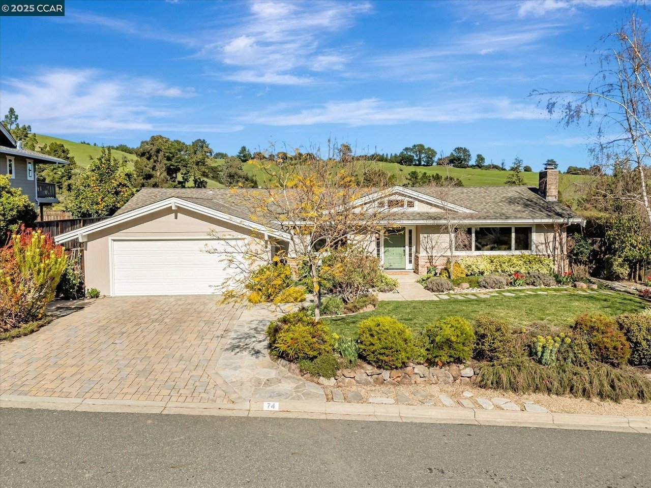74 Warfield Dr