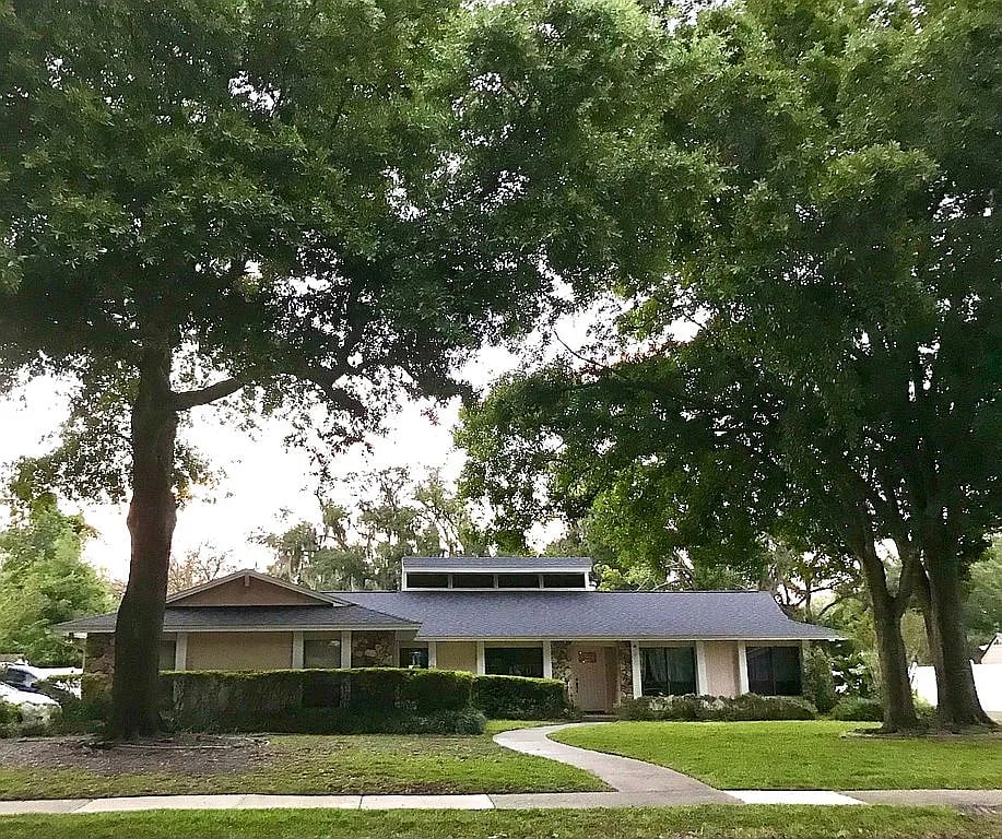 102 Valencia Loop
