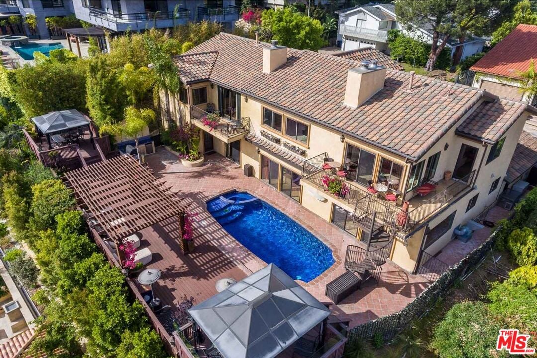 Celestia Crest, Venus Dr, 90046